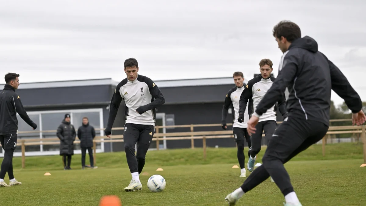 Juventus lånar ut Lois Openda till Lyon